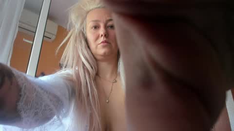 Alicia online show from May 10, 2:19 pm