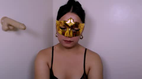 spicyhotchicks online show from January 18, 11:56 pm