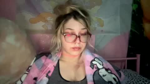 Pixie online show from March 7, 5:29 am