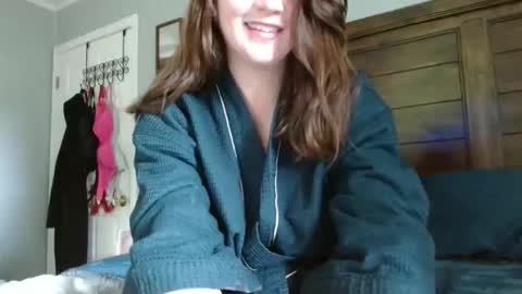 sskyejoness online show from April 15, 7:36 pm