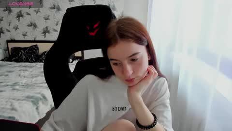 Stacey GMT5 Mo Tu We Th Fr Sa 3am -10am online show from February 6, 11:26 pm