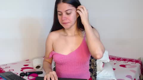 Snapshot of stacey_taylor7 chatting on January 7, 12:20 pm stacey_taylor7 online show from January 7, 12:20 pm