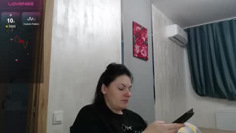 Snapshot of stacy_davise chatting on October 19, 5:20 am STACY online show from October 19, 5:20 am