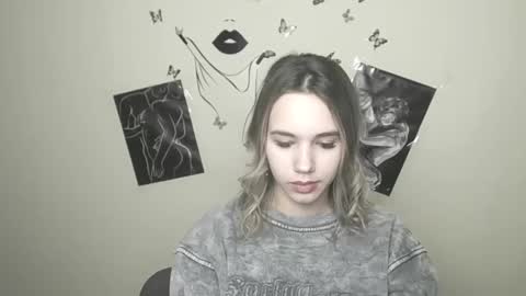 Stacy online show from December 24, 2:01 pm