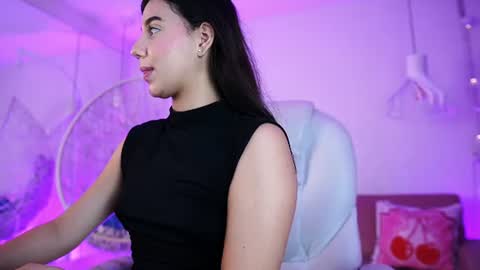 stacycooper_ online show from June 12, 7:22 pm