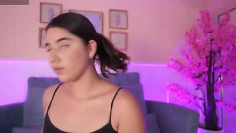 stacycooper_ online show from June 29, 11:32 am