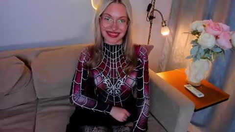 stacyparkerr online show from July 28, 8:52 pm
