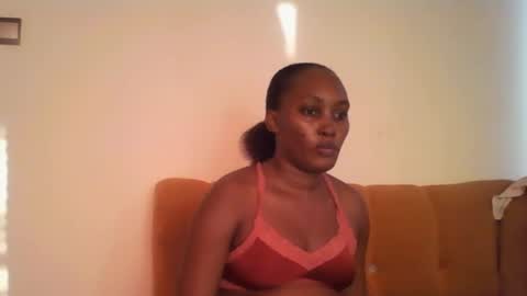 Snapshot of stargirl880271 chatting on February 7, 4:16 am isha online show from February 7, 4:16 am
