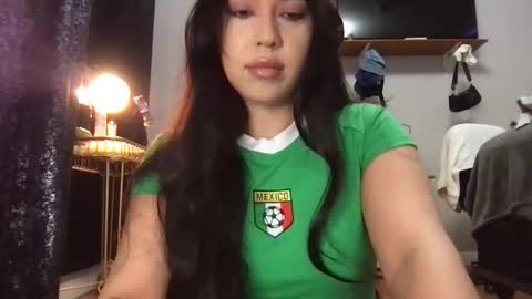 starlitdreams777 online show from February 25, 3:20 am