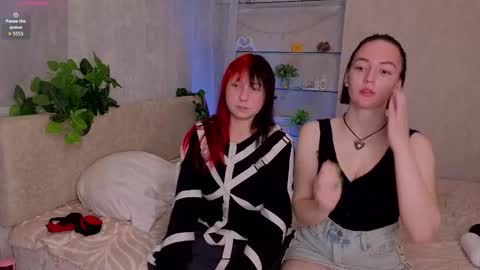 Tiffany and Glenna online show from November 4, 5:07 pm