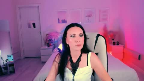 Avanessa May  Follow mommy online show from October 16, 6:49 am