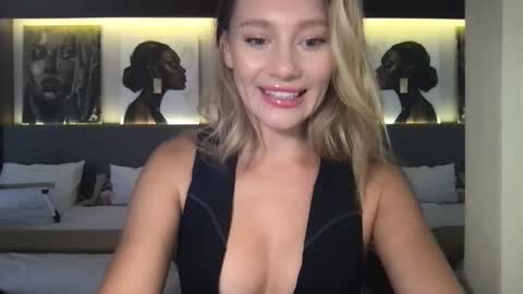 Stella online show from November 4, 2:38 am