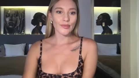 Stella online show from December 2, 2:24 am