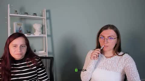 stella_red online show from November 14, 1:33 pm