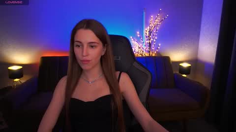 stellahoneywell online show from November 7, 2:11 pm