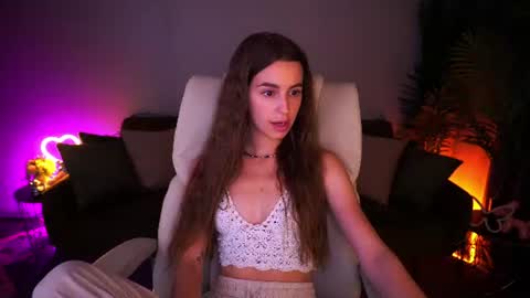stellahoneywell online show from June 26, 2:07 pm