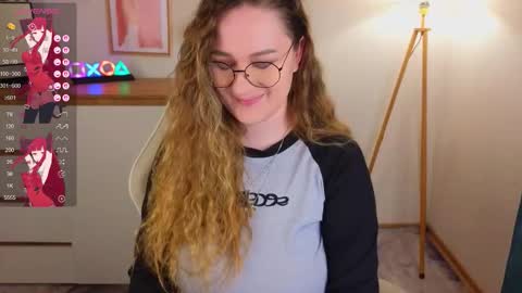 Snapshot of steph_sweet chatting on October 21, 10:03 pm Emma online show from October 21, 10:03 pm