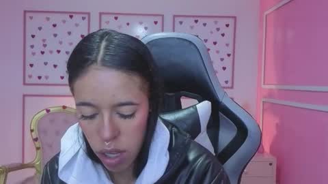 Stephania online show from October 15, 11:35 am