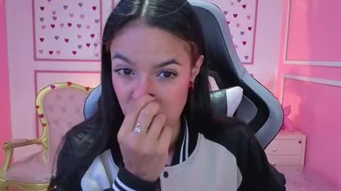 Stephania online show from October 7, 12:31 pm