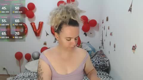 Stephanie   online show from May 25, 10:14 am