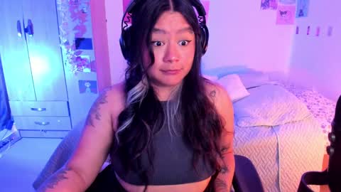 Stephanie  online show from February 26, 6:25 pm