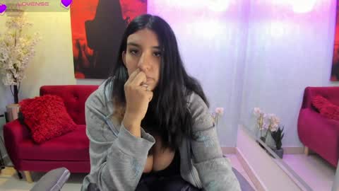 stephany triana online show from June 3, 12:28 pm