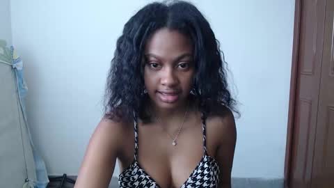 stormihills_ online show from February 15, 5:23 pm