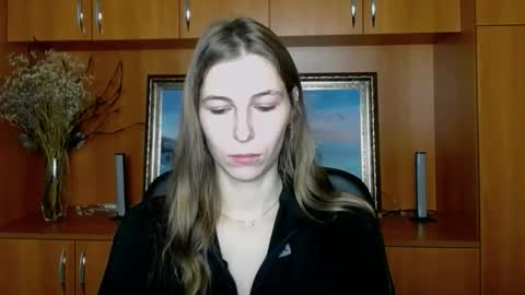 Amalia online show from November 29, 7:23 am