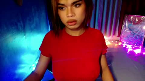 strawberry_kisses143 online show from July 6, 3:14 pm