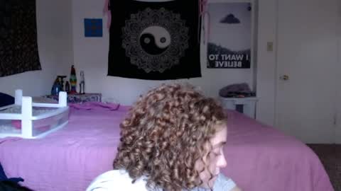 Strawberrylotsacake online show from April 13, 1:01 pm