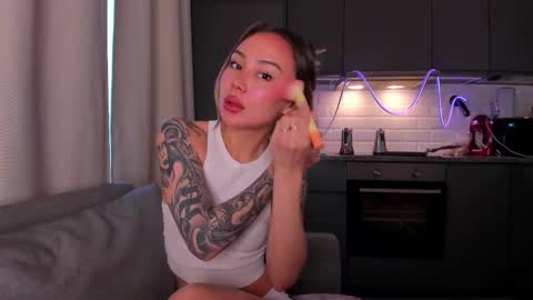 Tati and Lola online show from November 14, 12:05 pm