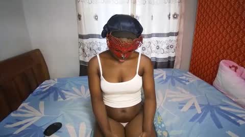 Snapshot of streetlioness chatting on September 13, 10:45 am streetlioness online show from September 13, 10:45 am