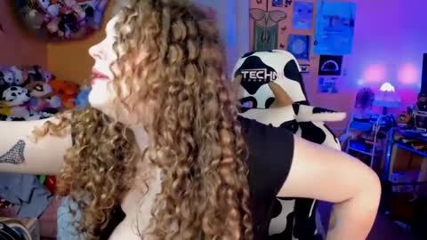 Snapshot of strwbby chatting on September 27, 4:19 am Strwbby online show from September 27, 4:19 am