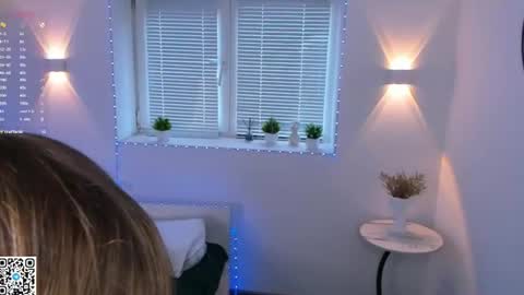 Olivia online show from June 23, 1:36 am