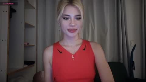 Sofa online show from April 9, 9:53 pm