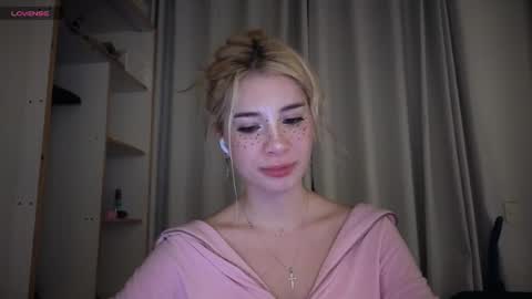 Sofa online show from April 14, 3:28 am