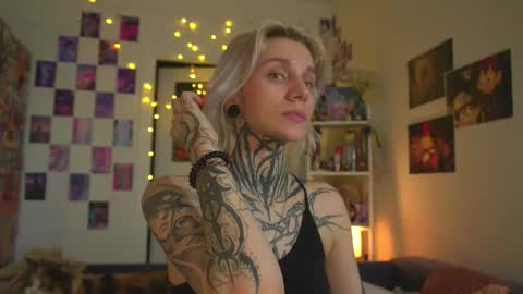 succubus_66 online show from February 25, 1:43 pm