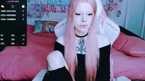 succubus_leslie online show from April 22, 9:56 pm