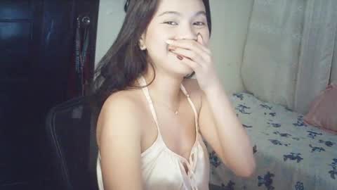 Rosiee online show from May 27, 7:00 pm