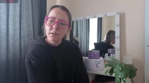 Snapshot of sugar_spice_all_things_nice chatting on October 2, 11:37 am Sugar 4pm-8pm CAT Mon-Fri online show from October 2, 11:37 am