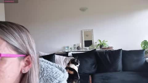 Snapshot of sugar_spice_all_things_nice chatting on September 29, 11:59 am Sugar 4pm-8pm CAT Mon-Fri online show from September 29, 11:59 am
