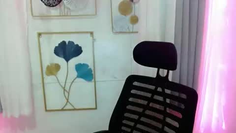 belle online show from March 30, 8:08 pm