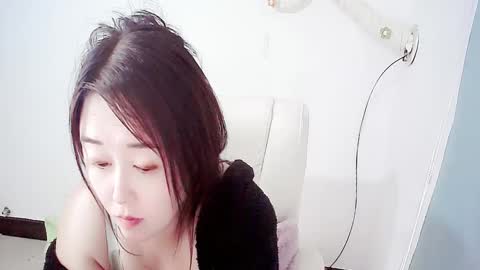 Snapshot of sun_yummy chatting on December 10, 7:05 am Lucis online show from December 10, 7:05 am