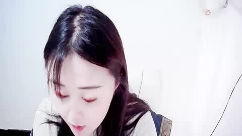 Snapshot of sun_yummy chatting on December 14, 4:45 am Lucis online show from December 14, 4:45 am