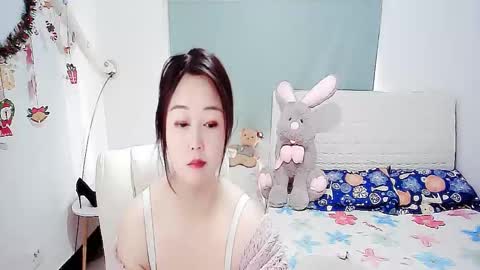 Snapshot of sun_yummy chatting on December 28, 5:33 am Lucis online show from December 28, 5:33 am