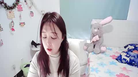 Snapshot of sun_yummy chatting on February 9, 6:11 am Lucis online show from February 9, 6:11 am