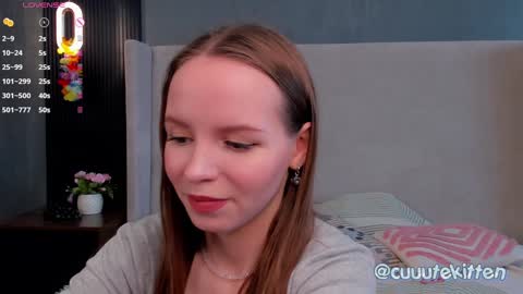 Snapshot of sunny_bambi chatting on October 4, 7:25 am Hello My name is Mary nice to meet you Telegram cuuutekitten online show from October 4, 7:25 am