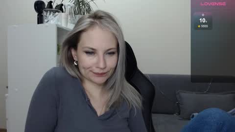 Naomi online show from January 9, 4:06 pm