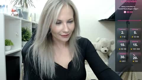 Naomi online show from November 5, 10:42 am