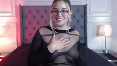 sunnyluxxx_ online show from July 18, 7:16 pm